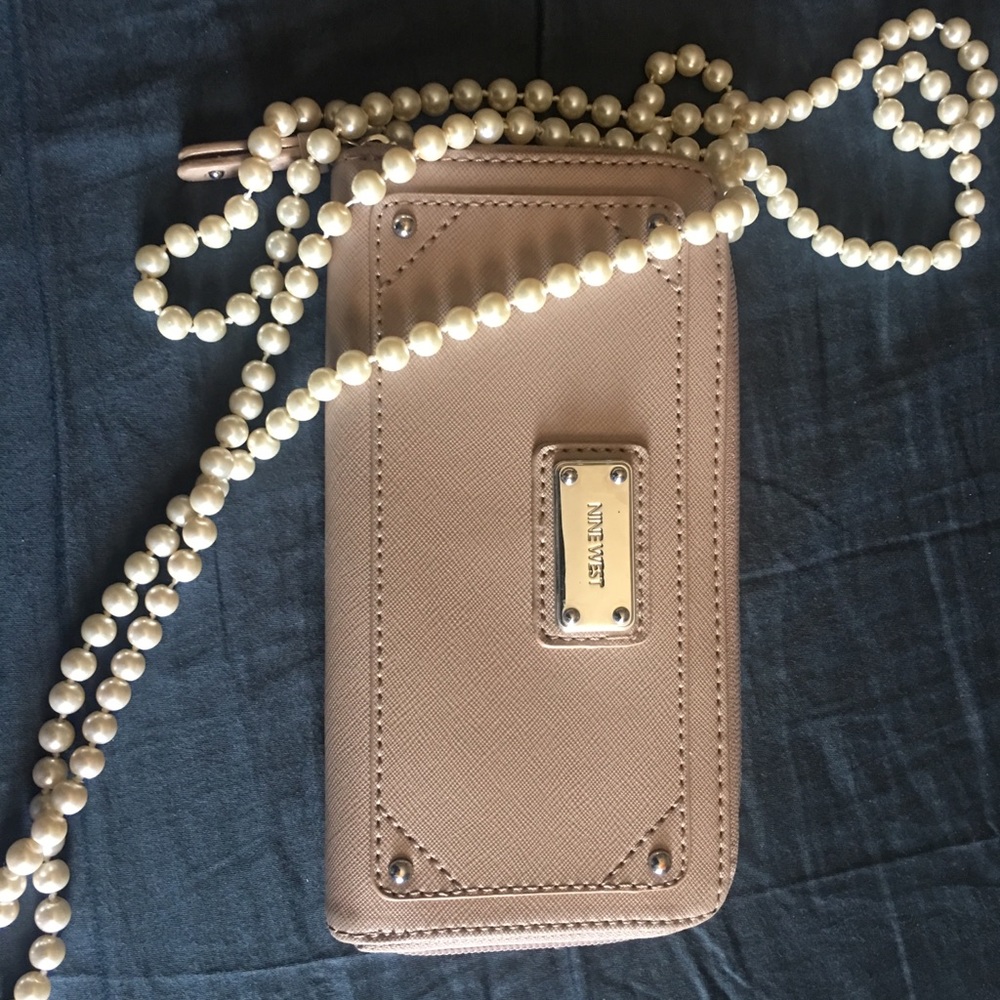 Nine West wallet